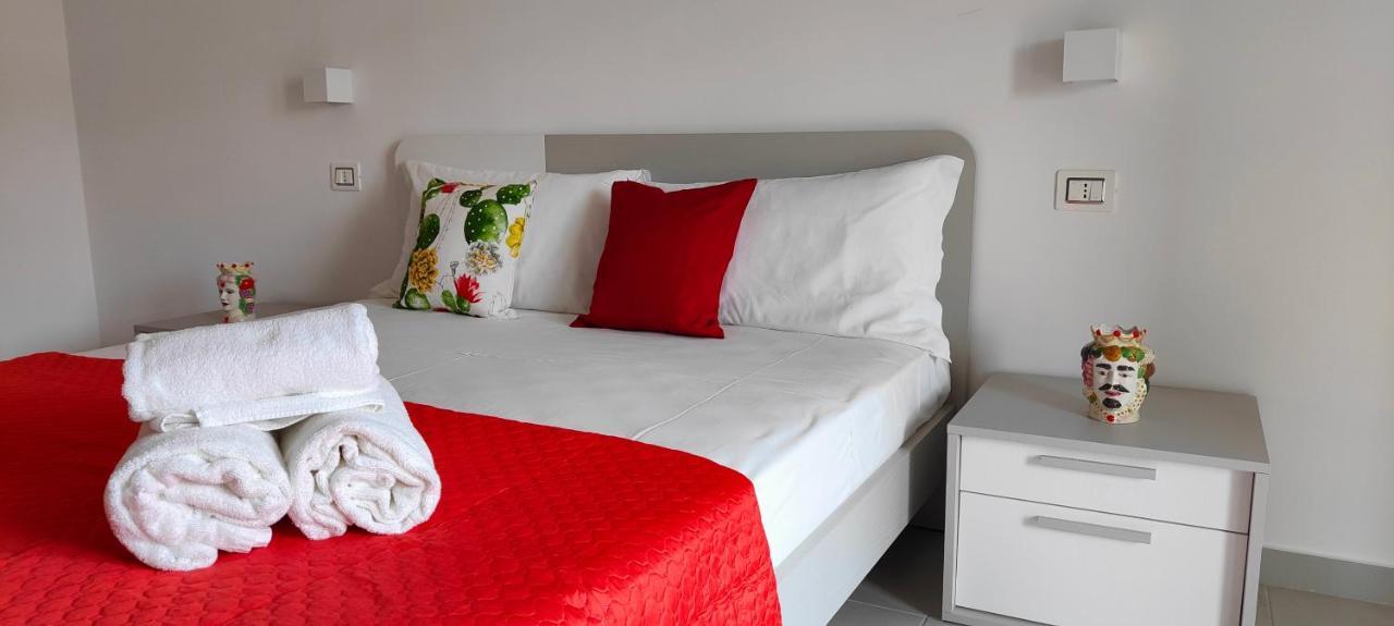 Casa Vacanze Rainbow, Siracusa シラクーサ エクステリア 写真